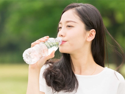 Những thói quen có lợi khi uống nước
